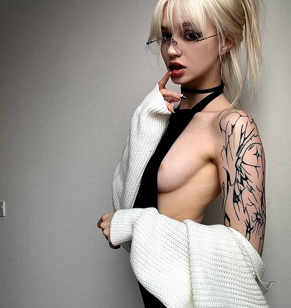 ti_joyy instagram image archive image