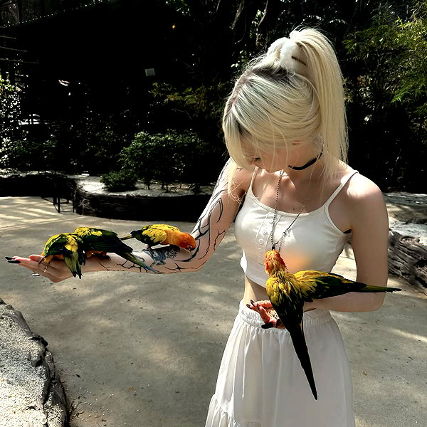 ti_joyy instagram image archive image