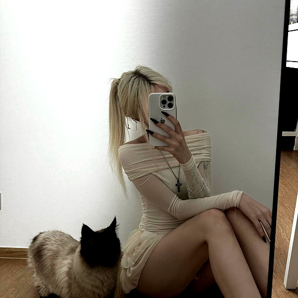 ti_joyy instagram image archive image