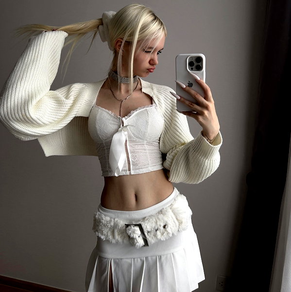 ti_joyy instagram image archive image