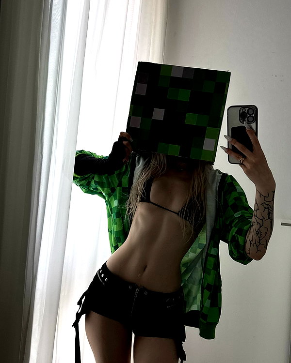 ti_joyy instagram image archive image