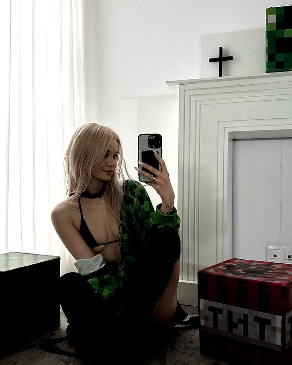 ti_joyy instagram image archive image