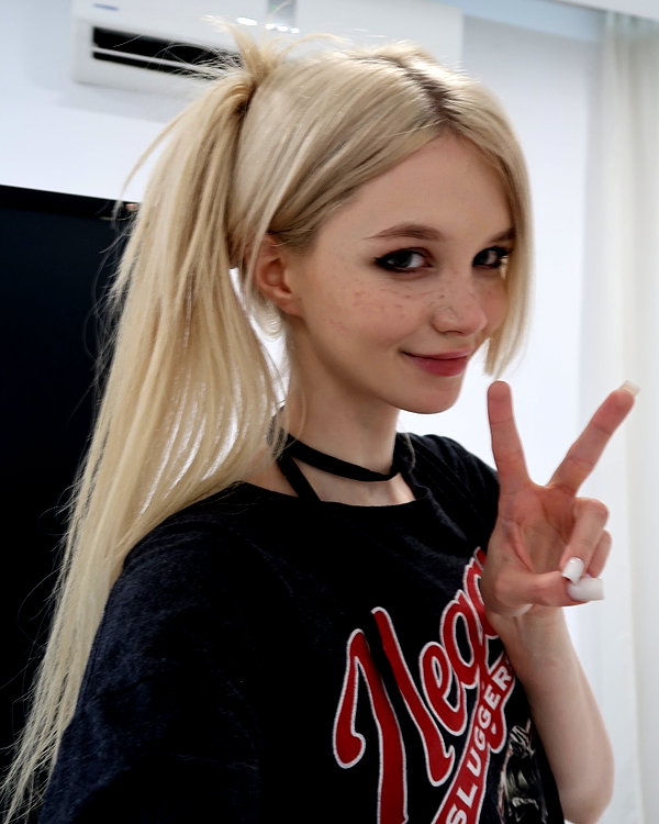 ti_joyy instagram image archive image