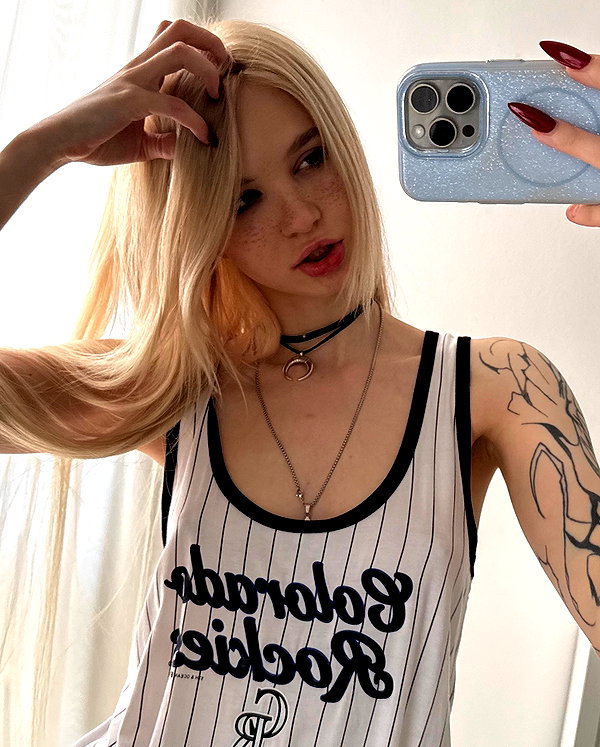ti_joyy instagram image archive image