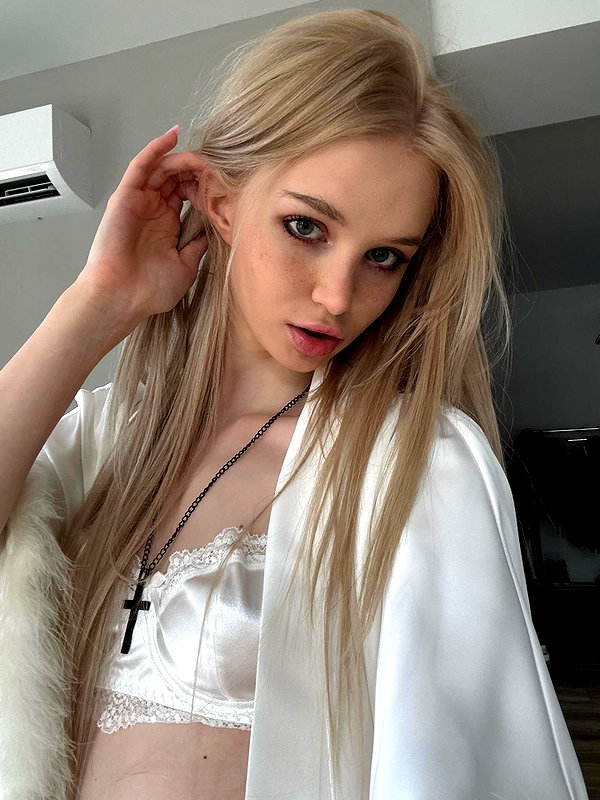 ti_joyy instagram image archive image