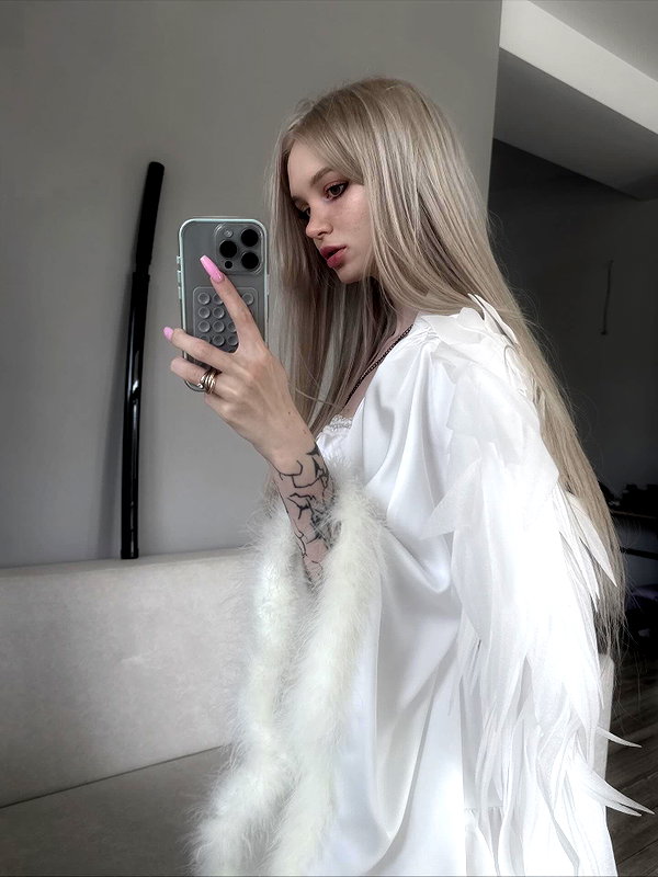 ti_joyy instagram image archive image