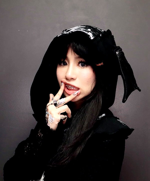 tiffanobi instagram image archive image