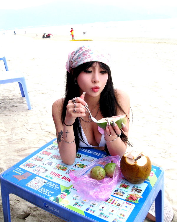tiffanobi instagram image archive image