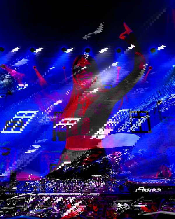 tiliaoficial tiliaoficial archive image