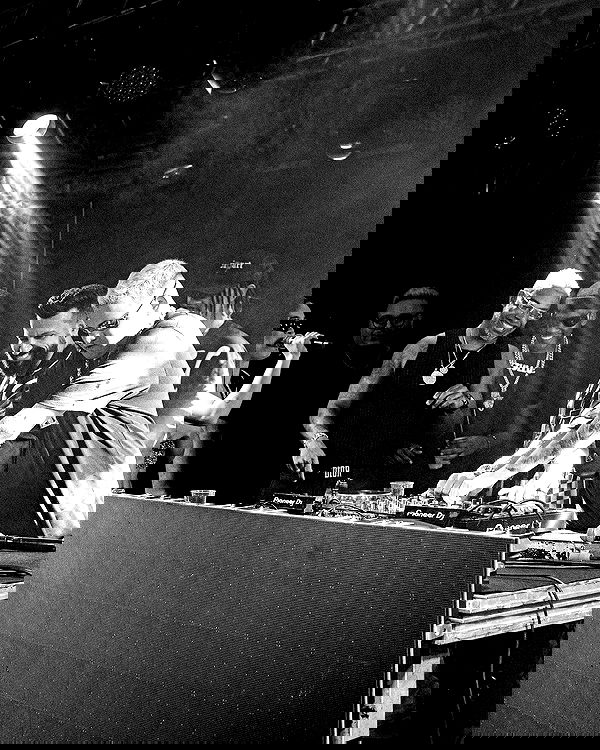 tiliaoficial tiliaoficial archive image