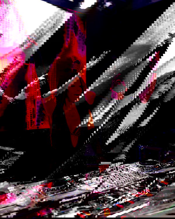 tiliaoficial tiliaoficial archive image