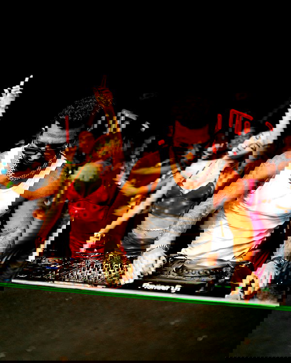 tiliaoficial tiliaoficial archive image