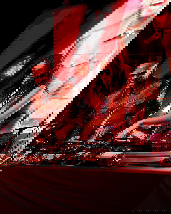 tiliaoficial tiliaoficial archive image