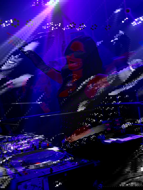 tiliaoficial tiliaoficial archive image