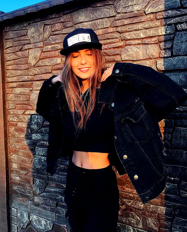 tori_t96 instagram image archive image