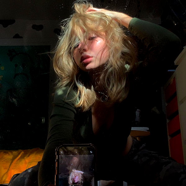 umitsbeee instagram image archive image