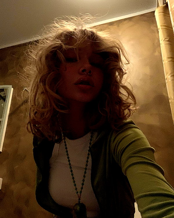 umitsbeee instagram image archive image
