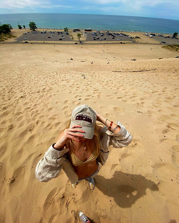 umitsbeee instagram image archive image