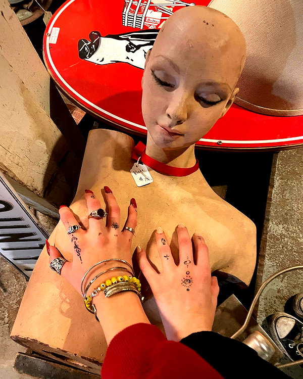 umitsbeee instagram image archive image