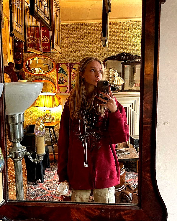 umitsbeee instagram image archive image