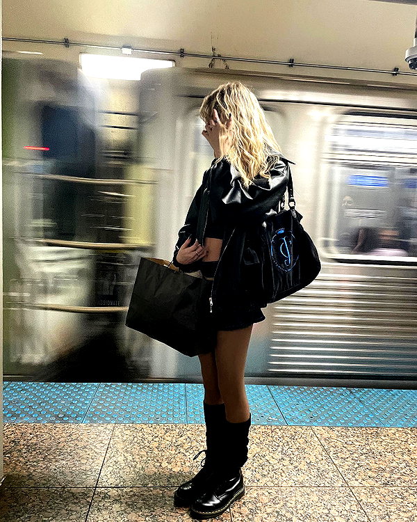 umitsbeee instagram image archive image