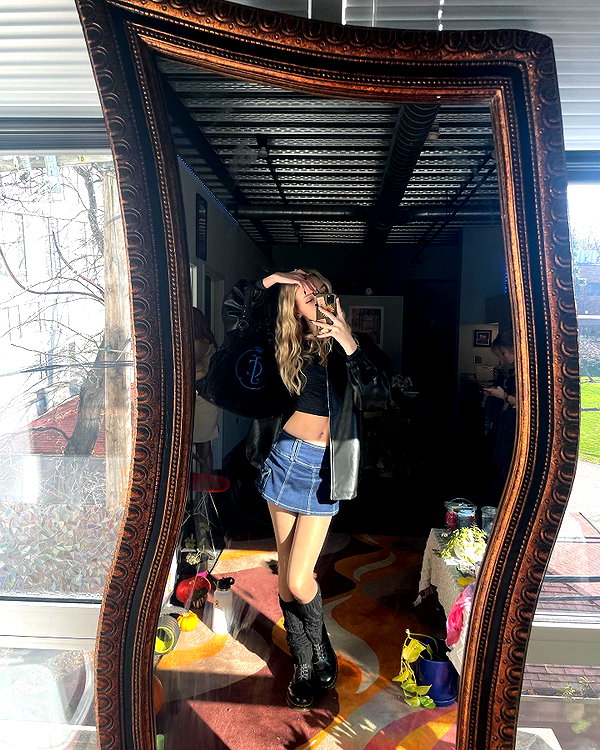 umitsbeee instagram image archive image