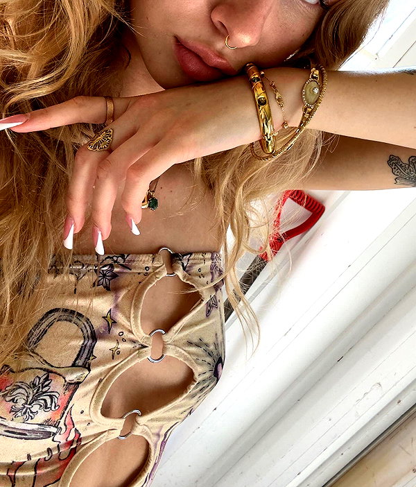 umitsbeee instagram image archive image