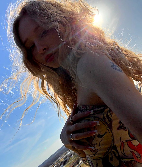 umitsbeee instagram image archive image