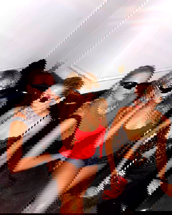 v.qx v.qx archive image