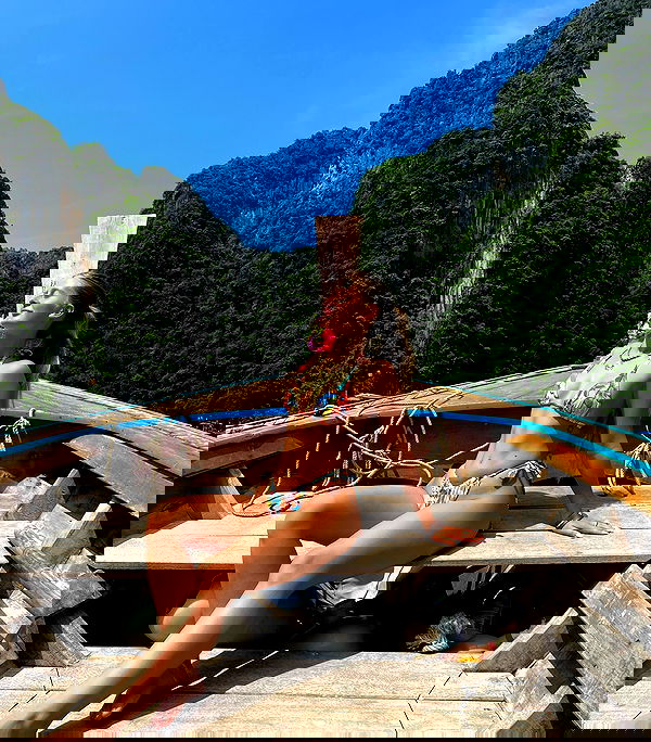 valeria_lukin valeria_lukin archive image