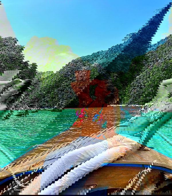 valeria_lukin valeria_lukin archive image