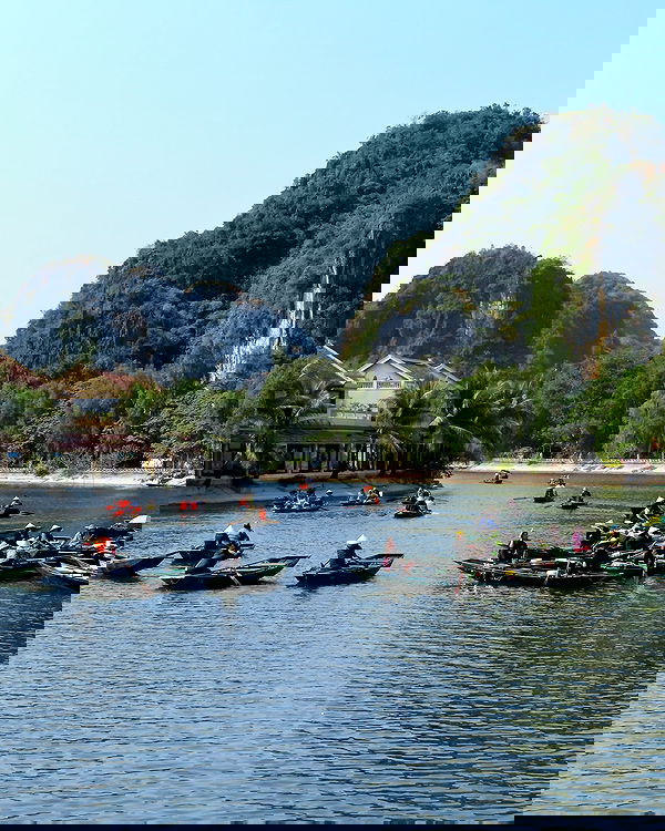 valeria_lukin valeria_lukin archive image