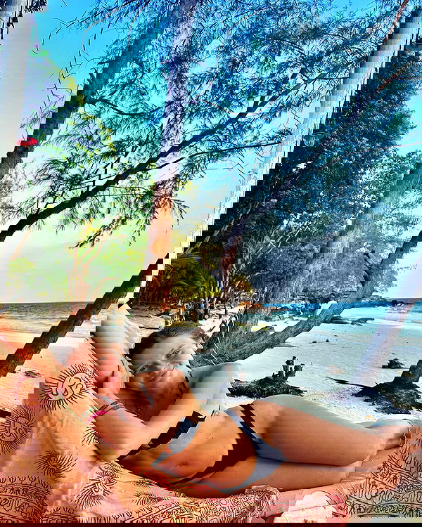 valeria_lukin valeria_lukin archive image