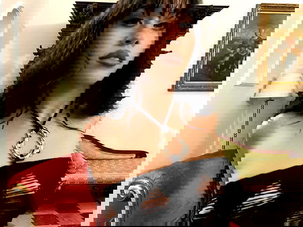 vanessa.julienne image ~ Altpins