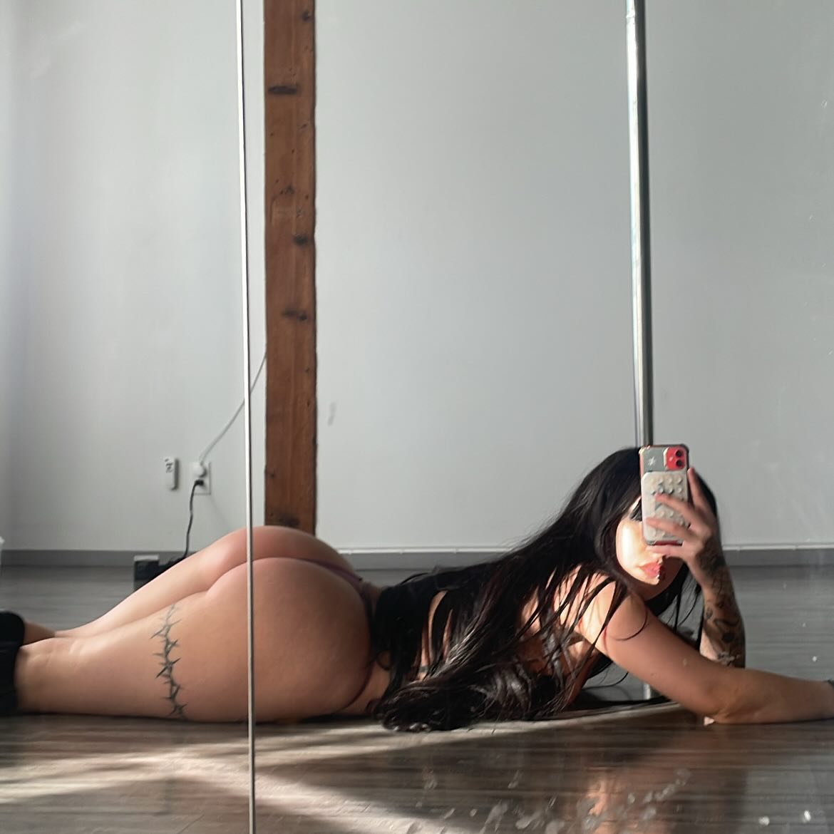 vanessa.julienne instagram image archive image