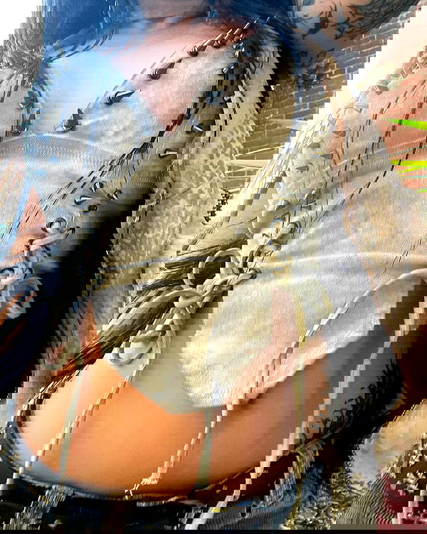 vanessa.julienne image ~ Altpins