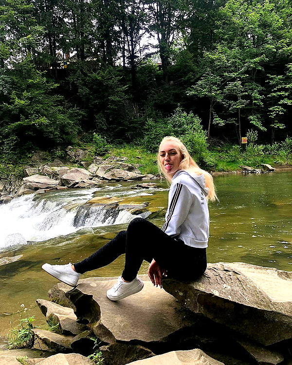 veronika_grish instagram image archive image