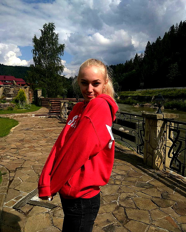 veronika_grish instagram image archive image