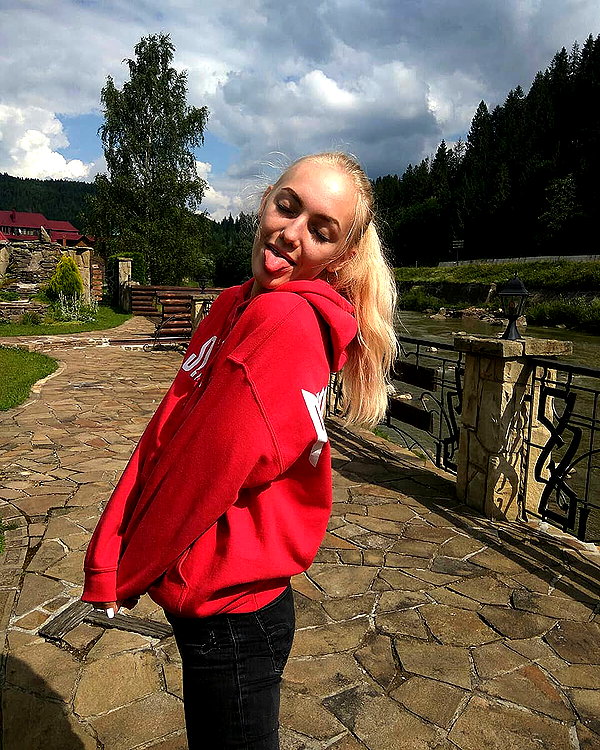 veronika_grish instagram image archive image