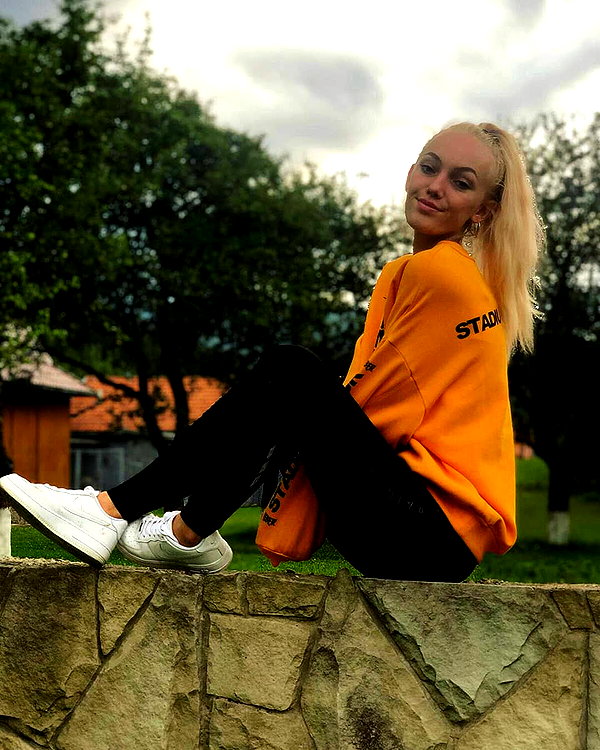 veronika_grish instagram image archive image