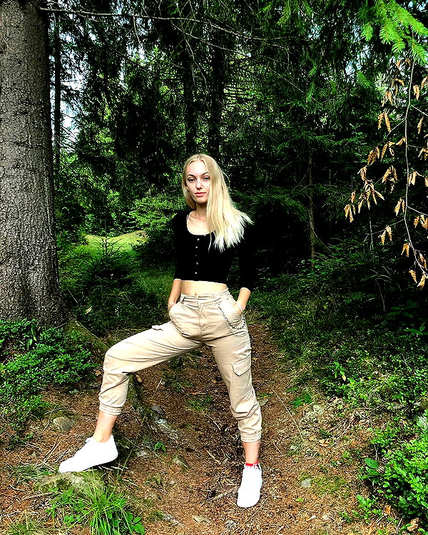 veronika_grish instagram image archive image