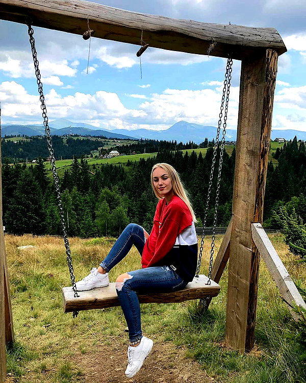 veronika_grish instagram image archive image