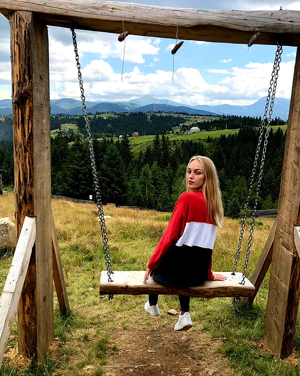 veronika_grish instagram image archive image