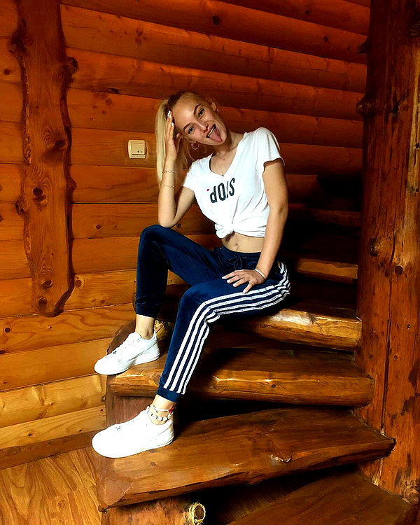 veronika_grish instagram image archive image