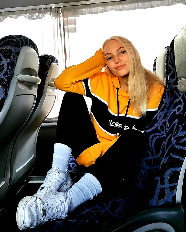 veronika_grish instagram image archive image