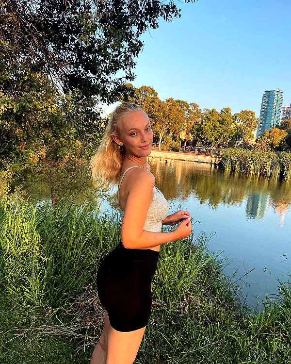 veronika_grish instagram image archive image
