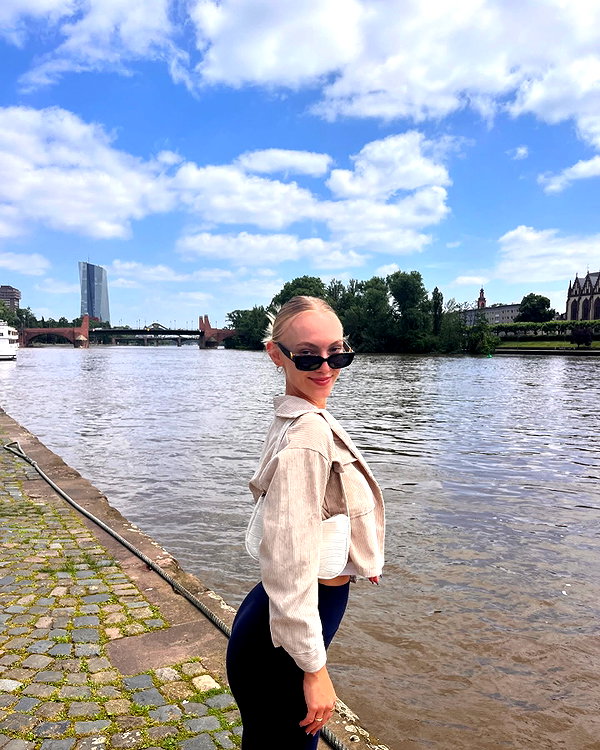 veronika_grish instagram image archive image
