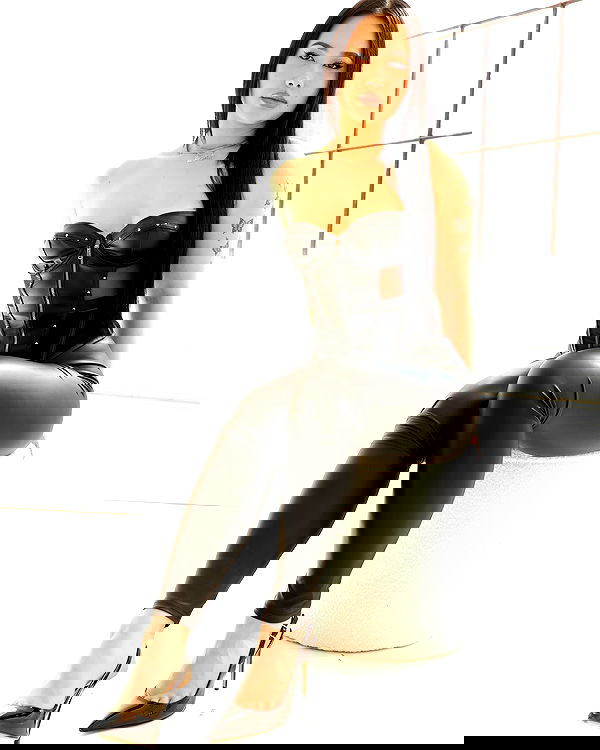 victoriarawlings image ~ Altpins