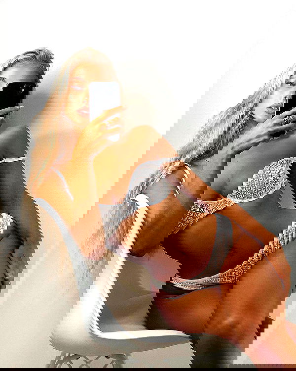 victoriaturnerr image ~ Altpins