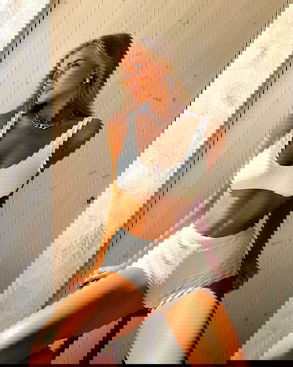 victoriaturnerr image ~ Altpins